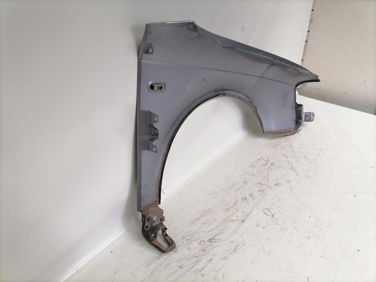 Audi A4 8E B7 original Kotfl&uuml;gel vorn links LY7H Akoyasilbermet. Bj.2005